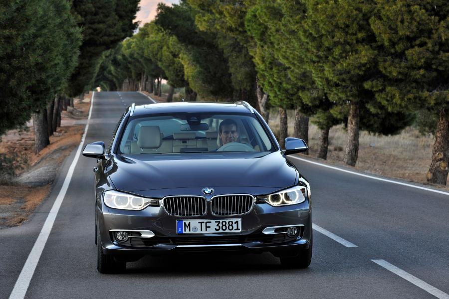  BMW 330d Touring Modern Line 2012 года  (фото 20 из 31)